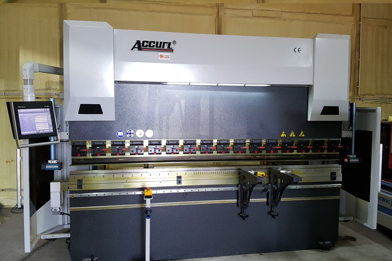 ACCURLCNC Press Brake Euro Pro B32110 with DELEM DA58T CNC System and CNC Motorized Crowning
