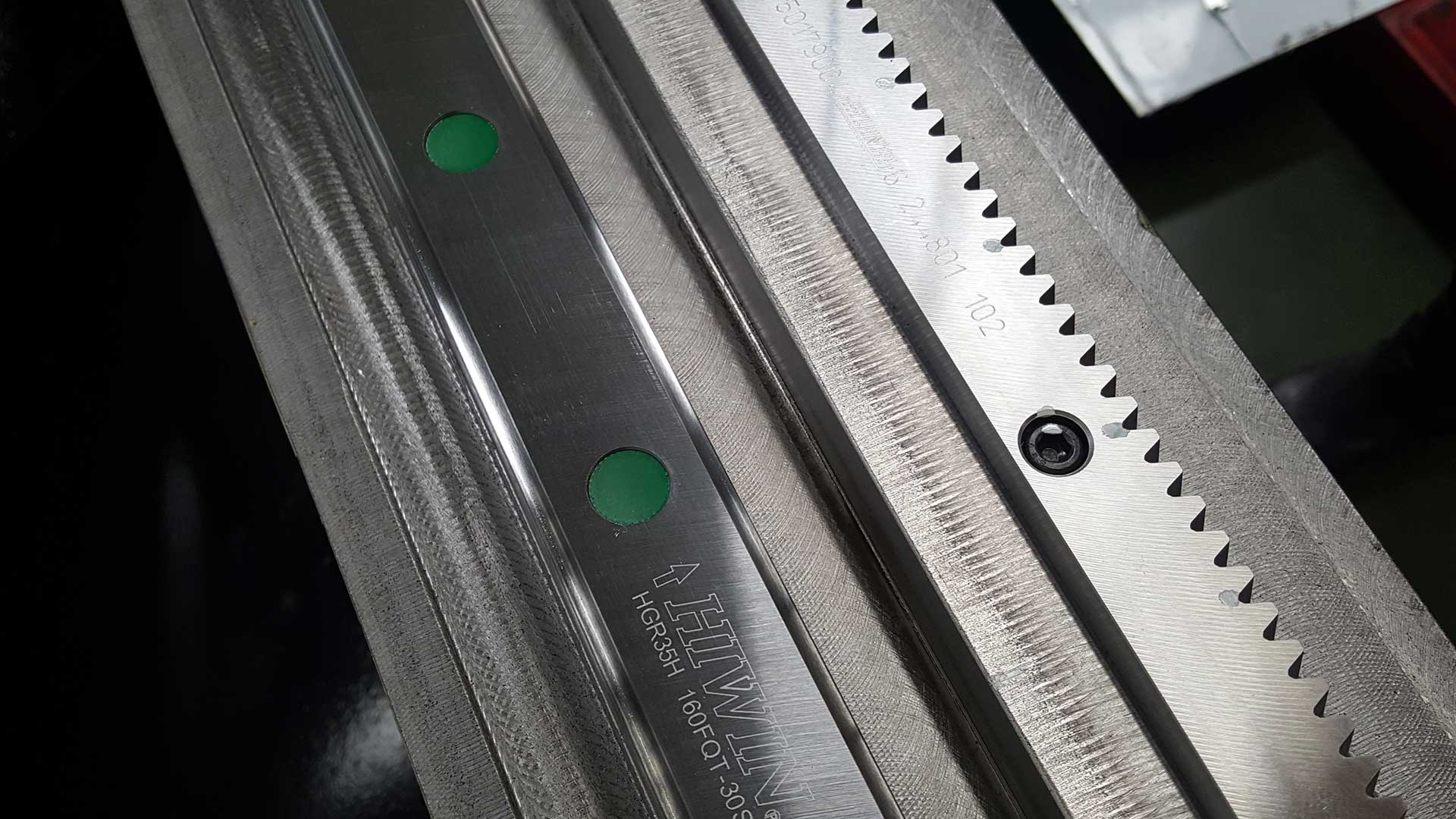 ACCURL Genius 500w Fiber Laser Cutting Machine with 1500x3000mm