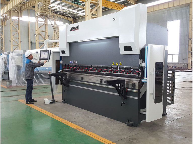 ACCURL 4 Axis CNC Press Brake 220 ton x 3200mm (Euro ProB 32220) ACCURL 4 Axis CNC Press Brake 220 ton x 3200mm (Euro ProB 32220)