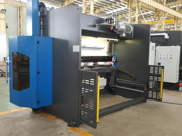 ACCURL 6 Axis CNC Press Brake EURO PROB 32175 (175 ton x 3200mm)