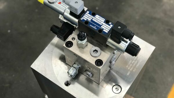 ACCURL 6-Axis Hydraulic CNC Press Brake 200 Ton 3100mm