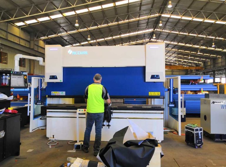 New ACCURL 10′ x 135 Ton Servo CNC Press Brake with CNC BackGauge BGA-6 for X1 X2, R1 R2, Z1 Z2-Axis New ACCURL 10′ x 135 Ton Servo CNC Press Brake with CNC BackGauge BGA-6 for X1 X2, R1 R2, Z1 Z2-Axis