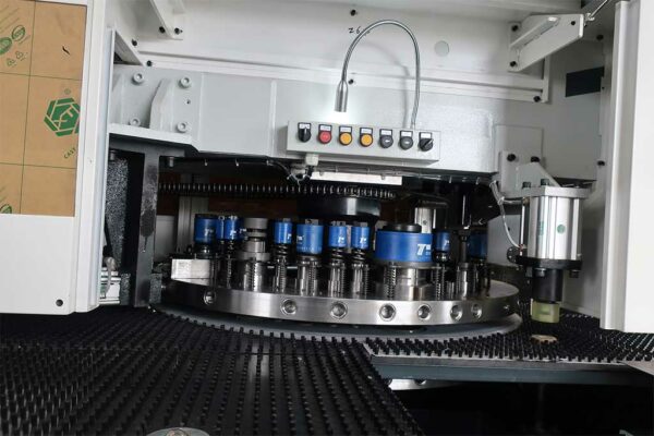 ACCURL Servo CNC Turret Punch Press MAX-SF-30 ton with FANUC Series Oi-PO CNC Control System
