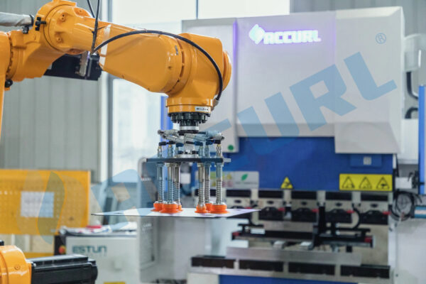 ACCURL Automatic Loading and Unloading Robotic Press Brake Bending ...